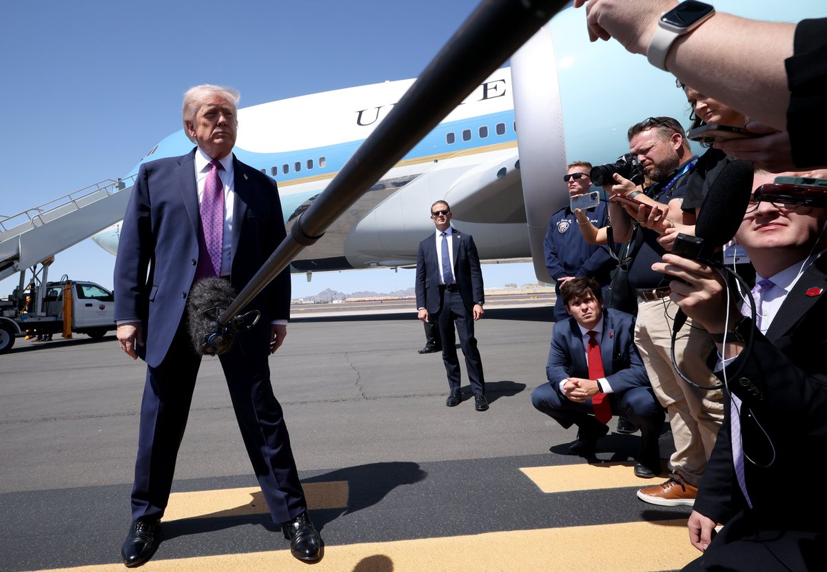 Babygravy9's tweet photo. Still having trouble believing a) this is a real picture and b) the press thought it would make Trump look bad. https://t.co/2VgkMhk21H
