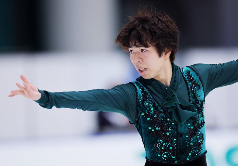 fs_gossips's tweet photo. Shun Sato: “I think flamenco suits me well, and I believe people get a cool impression from it.” and “I was able to get on the podium in my first competition, so I want to carry this result over to the next one.”

https://t.co/Jef40BBcLl
Click the link to read the full translation⛸

photo Kota Yoshida / Mainichi

#iceskate #iceskating #フィギュアスケート #figureskate #figureskating