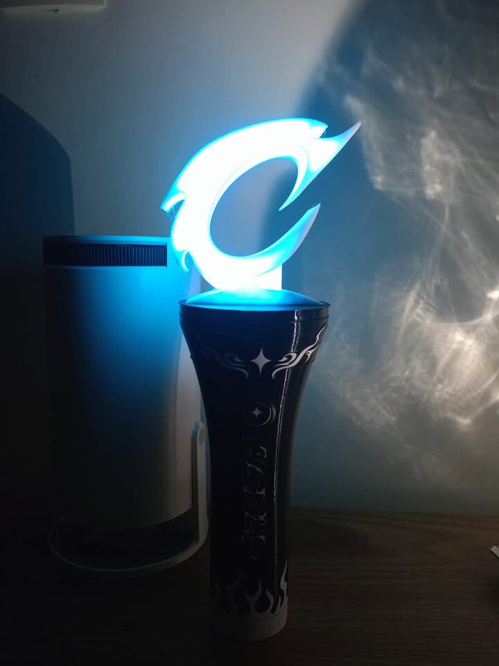 zureolabilir's tweet photo. Herkes hemen lightstickimize baksin https://t.co/Tgwplzpza5