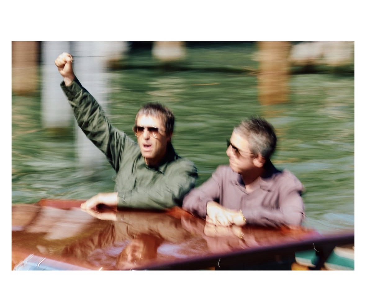 beeltlebum's tweet photo. blur https://t.co/Hnszd9vD23
