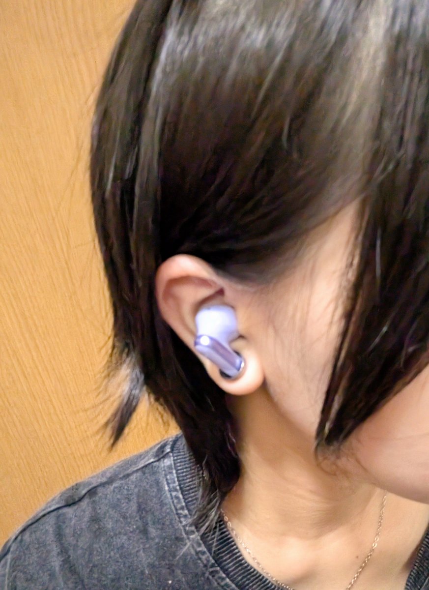 rintsuki1049's tweet photo. イヤホンはもちろん何かのバルブキャップとM8とタバコも入って何かと便利な00( ᴖ ·̫ ᴖ ) https://t.co/qNzl29MOEb