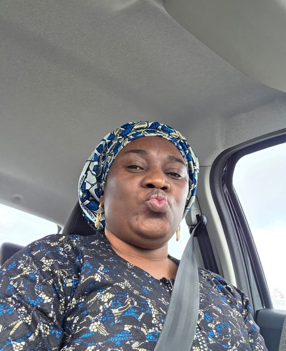 nafeesatyunus's tweet photo. Some people say “I’m on my way” when they’re actually still lying in bed, trying to decide what to wear. 😭😂
Be honest, who has done this before? 😂 https://t.co/epYA3S52ct
