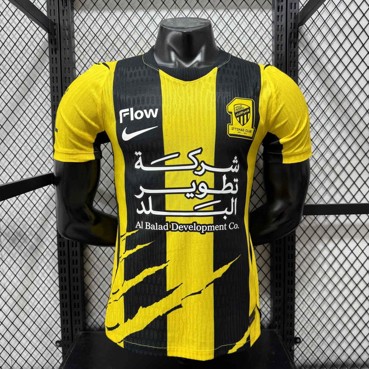 Jersey_Pulse's tweet photo. Deux modèles de Away face à modèle. Votre choix ?
Matchday Al-Ittihad. What do you think of this shirt?

#ITT #ALIALN https://t.co/C0ZT5KOQKj
