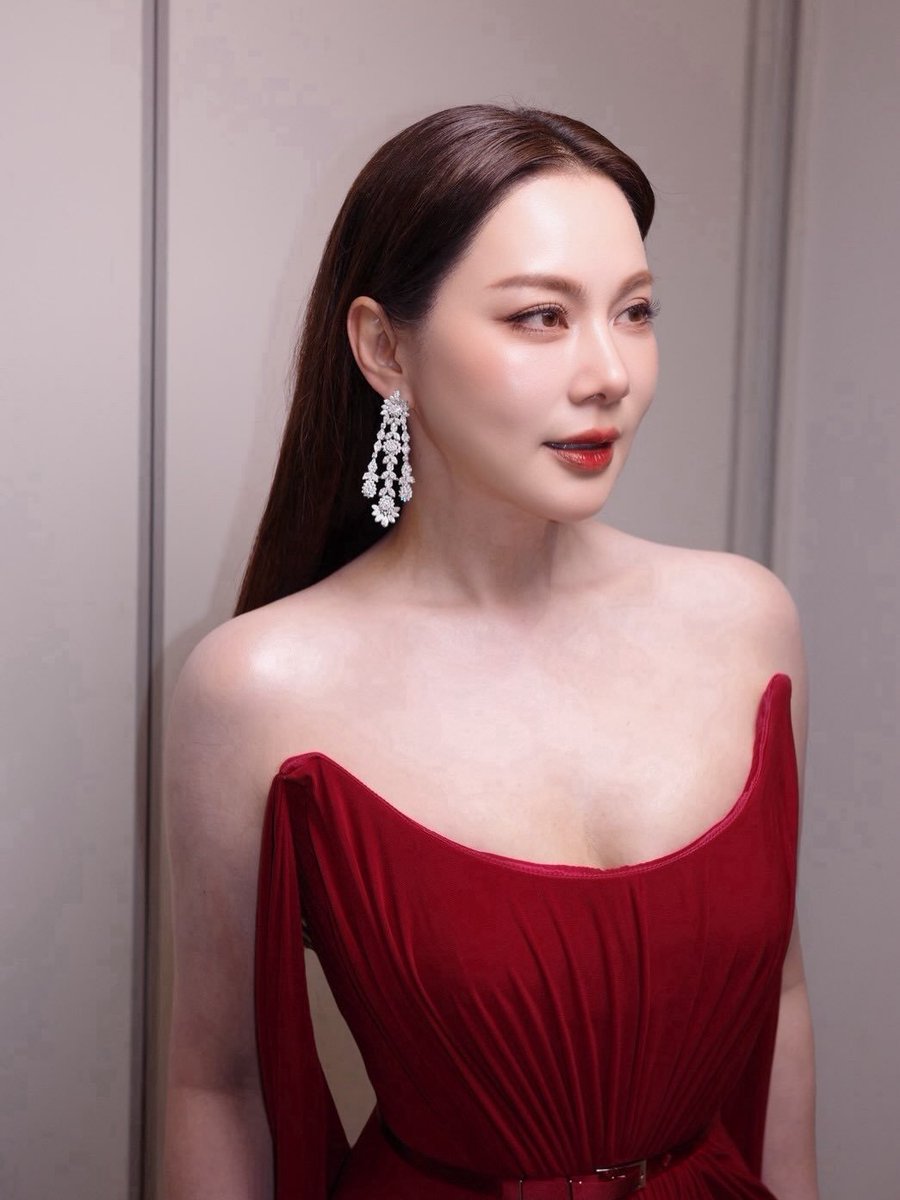 Jorhnwick1234's tweet photo. เจ๊บุ๋ม https://t.co/GXOOCBDY8N