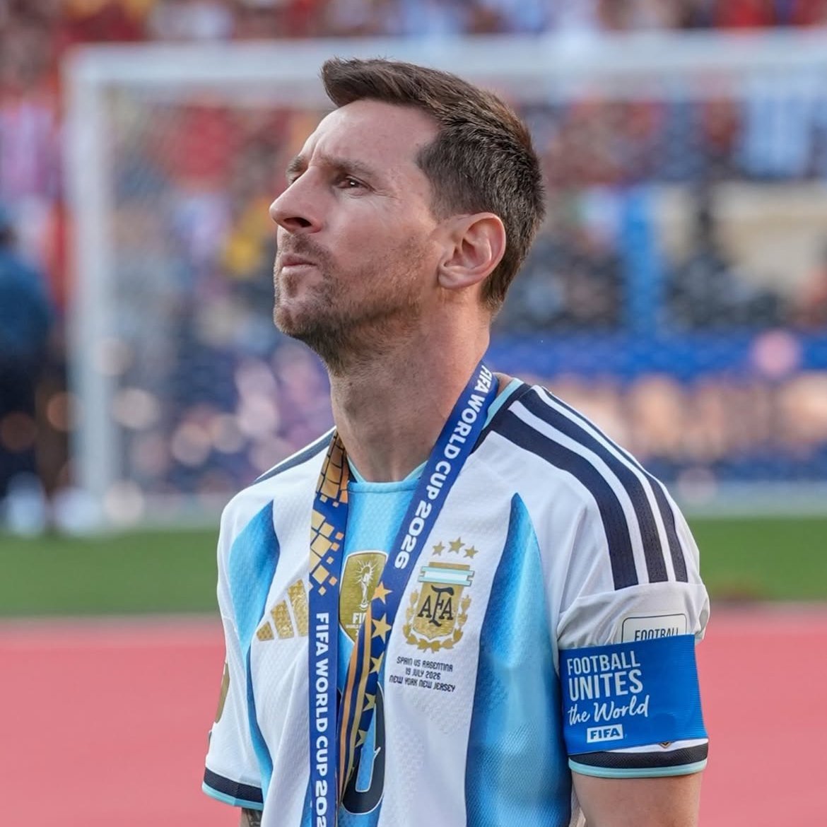 bpthaber's tweet photo. Dusan Vlahovic: "Geldiğimden beri söylüyorum, Orkun Kökçü bir dünya yıldızı. Dört gol attıysam onun sayesindedir.

Messi gibi asist yaptı bugün." https://t.co/RV7F0IXP6r