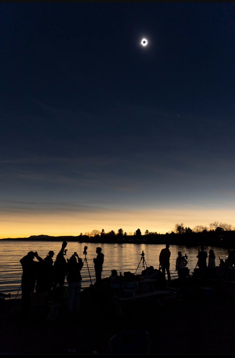 _cosmicearth's tweet photo. Standing together under the ring of totality. 🌒✨
Moon's Shadow over Lake Magog
Image Credit &amp; Copyright: Stan Honda https://t.co/HRyUWPRD48