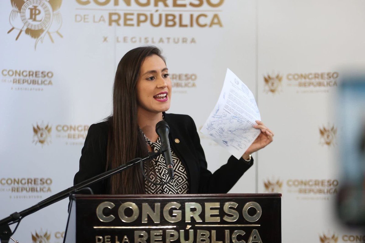 karinapazGt's tweet photo. Y por eso:

URGE la INTERVENCIÓN al deporte. 🚫 No más Gerardo Aguirre.

Acá mi propuesta, presentada desde enero 👇🏼
https://t.co/JJEOHAETI0 https://t.co/PhOMsThmkY