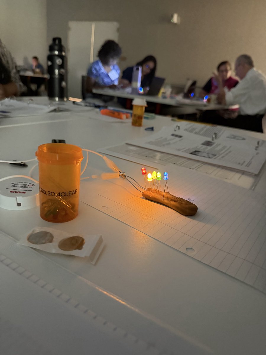 NJSixScience's tweet photo. @dawnmoody Good afternoon!!

I teach middle school science 🧬 we do lots of hands on and interactive activities!

Batteries would help us explore the lengths of different light waves 💡 

https://t.co/rCBYk7DqcG https://t.co/vWcXDCWGKs