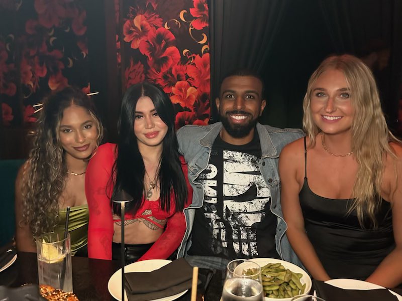 TheOSSGeneral's tweet photo. This Bitch has to use AI to make it look like Myron only fucks fat bitches. She’s just mad Myron ignored her ass on stream and embarrassed her. All of these women in this thread are objectively hotter than you @miamaxxer 
@MyronGainesX https://t.co/laaqFoWnZK