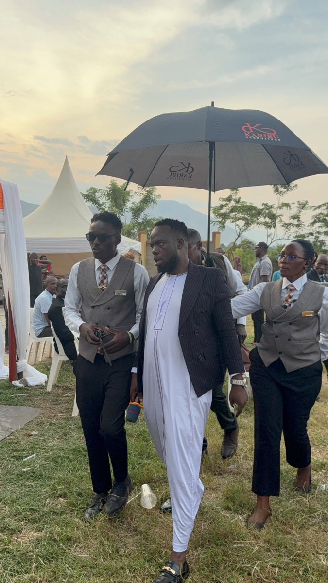 karibuExecutive's tweet photo. Today we ushered in one of the biggest artists in Uganda omwagalwa waabakyal @chrisevans https://t.co/NPqJ0CQcKN