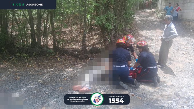 sonora969's tweet photo. 🔴DISPAROS | Incidente armado dejan a un hombre con heridas por arma de fuego, Bomberos lo trasladan  a la emergencia del Hospital nacional de #Guastatoya. https://t.co/vZBdzznvRM