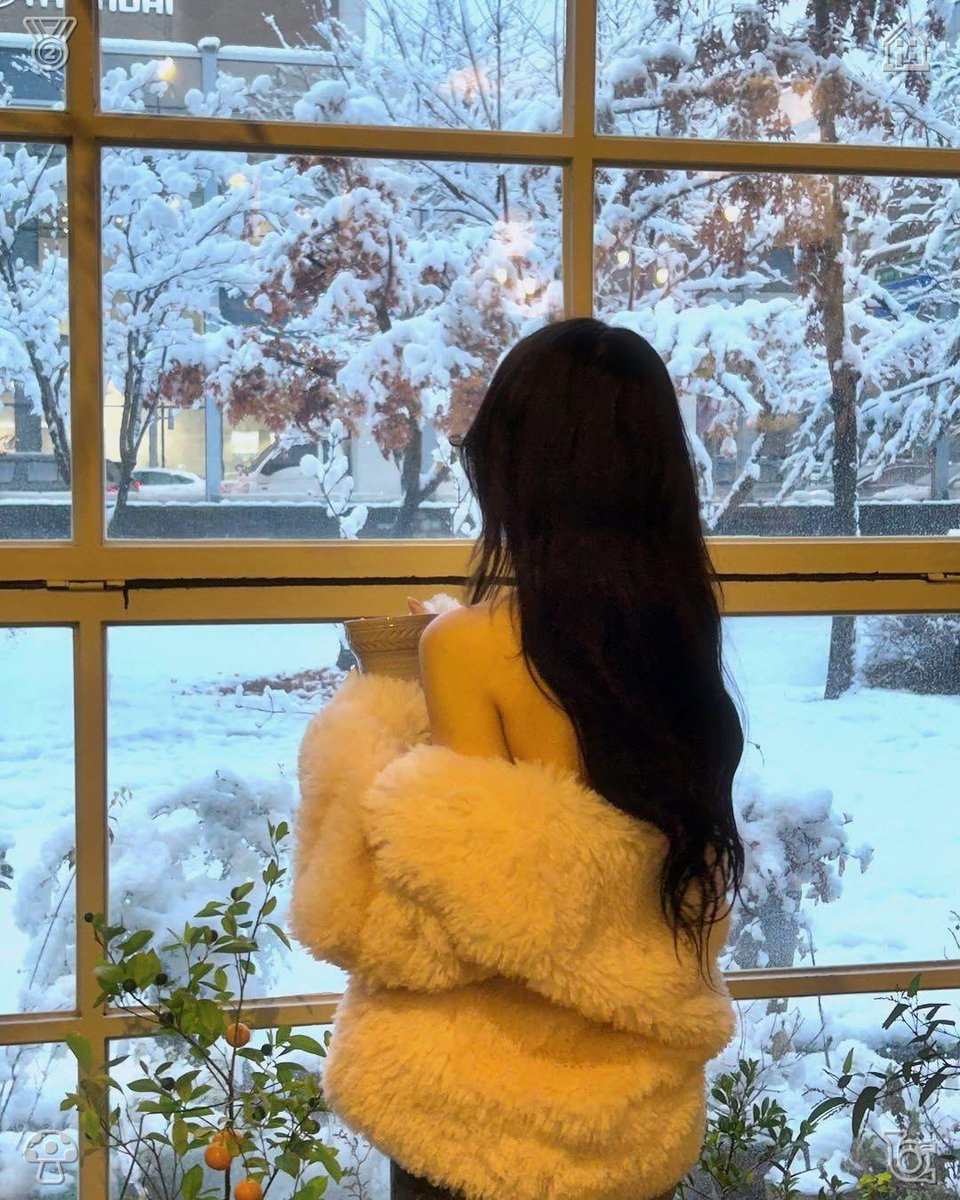 GetcomeE's tweet photo. 📷Refreshing banana-mint smoothie. The endless sea of blossoms embodies the gentlest philosophy of life. In their unrestrained, free-spirited blooming, flowers reveal life's truest and most exquisite form, inspiring us to greet existence with warmth and tenderness. https://t.co/3Ms2YReKC4