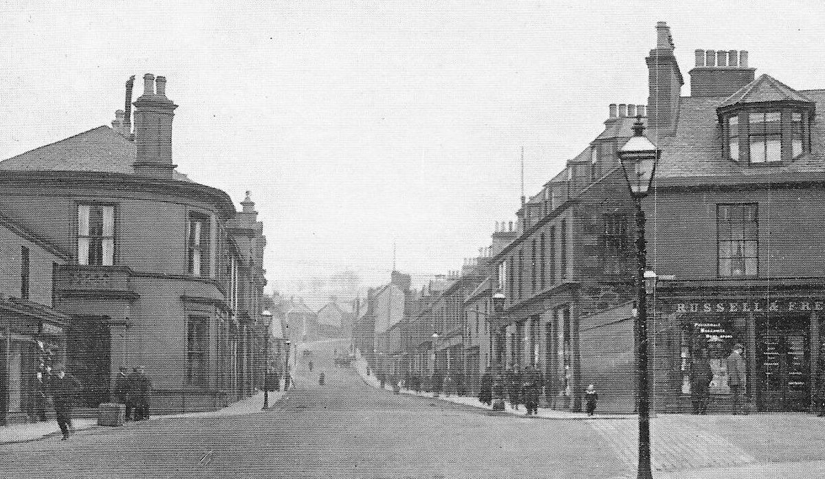 tourscotland's tweet photo. Old Tour #Scotland #Ancestry Travel Visit #Genealogy #Scottish Family #History Blog #photography of shops, buildings and people on #Hopetown Street in #Bathgate, #West #Lothian. The street derives its name from the Earls of Hopetoun https://t.co/QlhNW3eWo5 https://t.co/6LlNiTCDmB