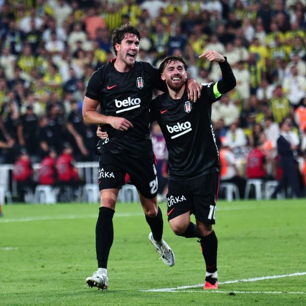 bulentuslu1903's tweet photo. Orkun Kökçü: "Gol pozisyonunda Vlahovic'in orada olacağını biliyordum. Çok üst düzey bir forvetin bizimle birlikte olması bizi çok mutlu ediyor." https://t.co/Nlte3h9Q6M