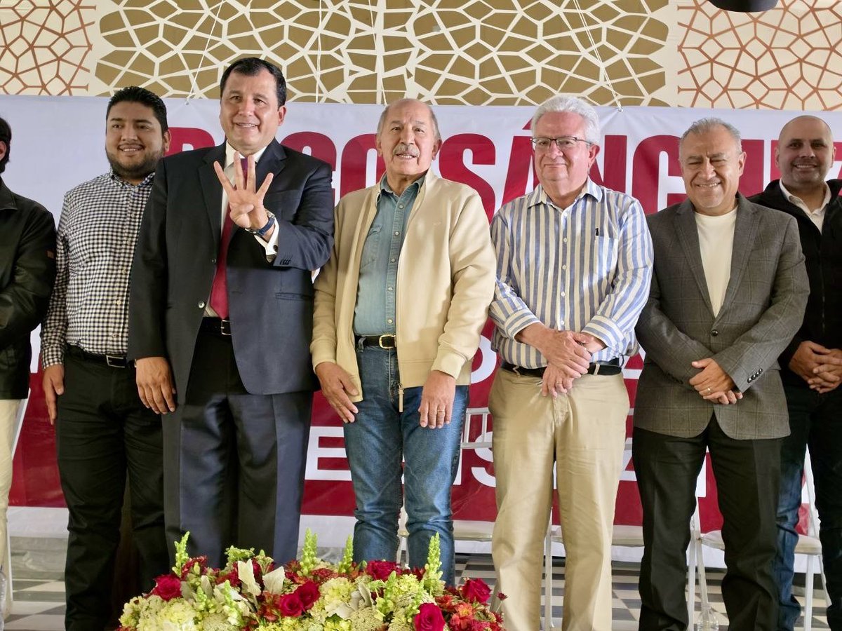SEBIEN_cdmx's tweet photo. En representación de la #JefaDeGobierno,  el secretario @PabloYanesRizo , acompañó el Segundo Informe del diputado Francisco Sánchez y destacó que la escucha ciudadana, la rendición de cuentas y la coordinación institucional son claves para construir mayor bienestar. https://t.co/9CI8jCtjx8