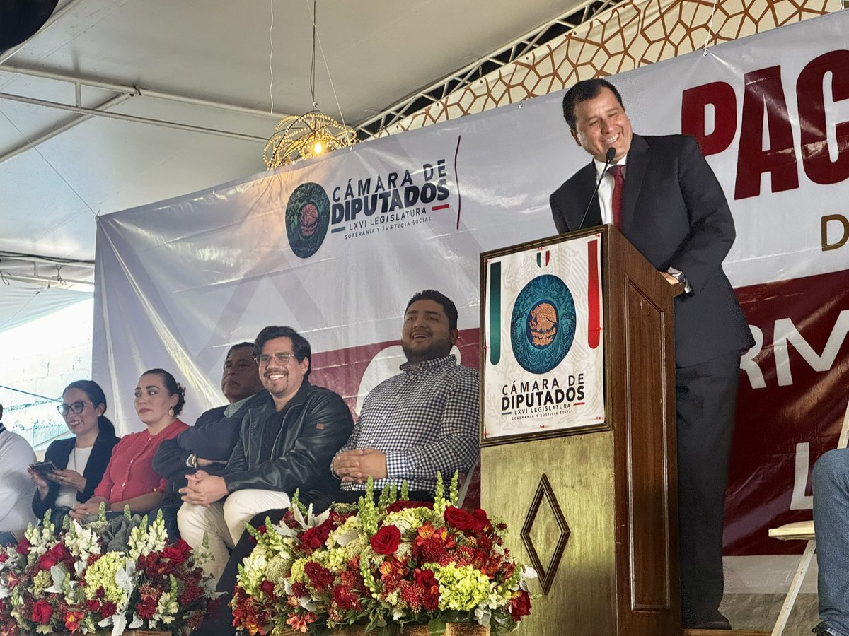 SEBIEN_cdmx's tweet photo. En representación de la #JefaDeGobierno,  el secretario @PabloYanesRizo , acompañó el Segundo Informe del diputado Francisco Sánchez y destacó que la escucha ciudadana, la rendición de cuentas y la coordinación institucional son claves para construir mayor bienestar. https://t.co/9CI8jCtjx8
