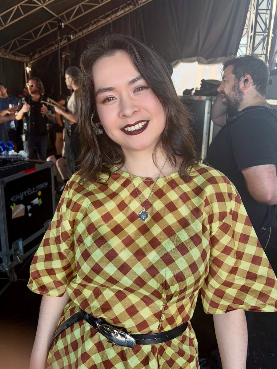 randomitskis's tweet photo. new mitski photo dropped!! https://t.co/Fe5xbOTGY0