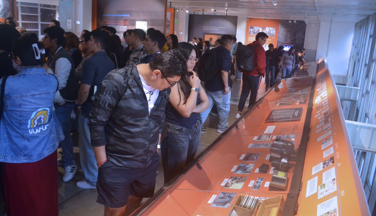 LUMoficial's tweet photo. 🤝Cada recorrido es una oportunidad para aprender, dialogar y acercarnos a nuestra historia desde diversas miradas.  

📍 Bajada San Martín n.º 151, Miraflores. 
🕙 De 10:00 a. m. a 6:00 p. m. 
🎟️ Ingreso libre. https://t.co/GlkXdCWCYc