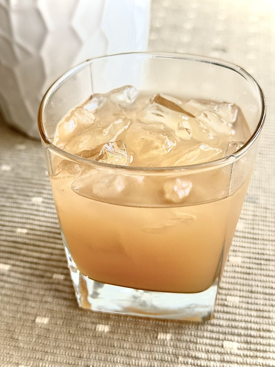 k1bakun's tweet photo. Guys guys guys!! It’s official!! 

I mixed my very first drink and it turned out so well~ 🥃

What do you think I made? 😏

#Cocktail #Mixology https://t.co/K7LsvRNqh0