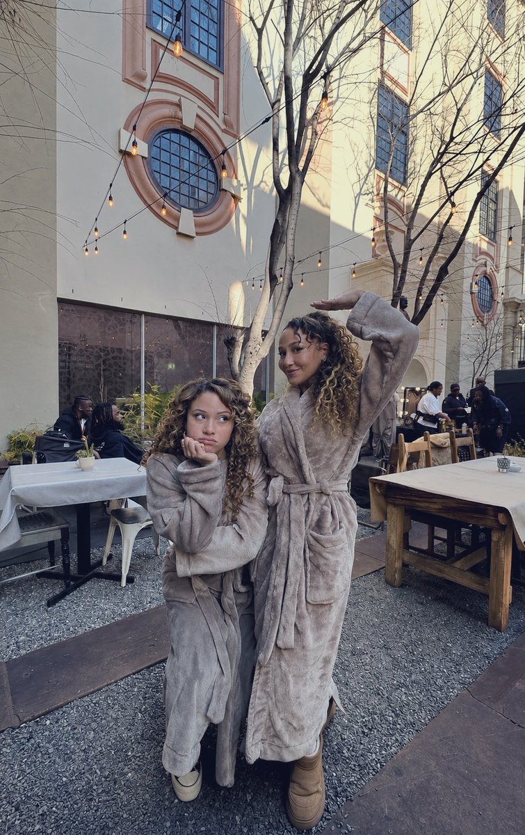 DisneyChannelHQ's tweet photo. THATS A WRAP!

The Cheetah Girls: Next Gen has wrapped filming 🎬⭐️ https://t.co/4v6mZ6miqk