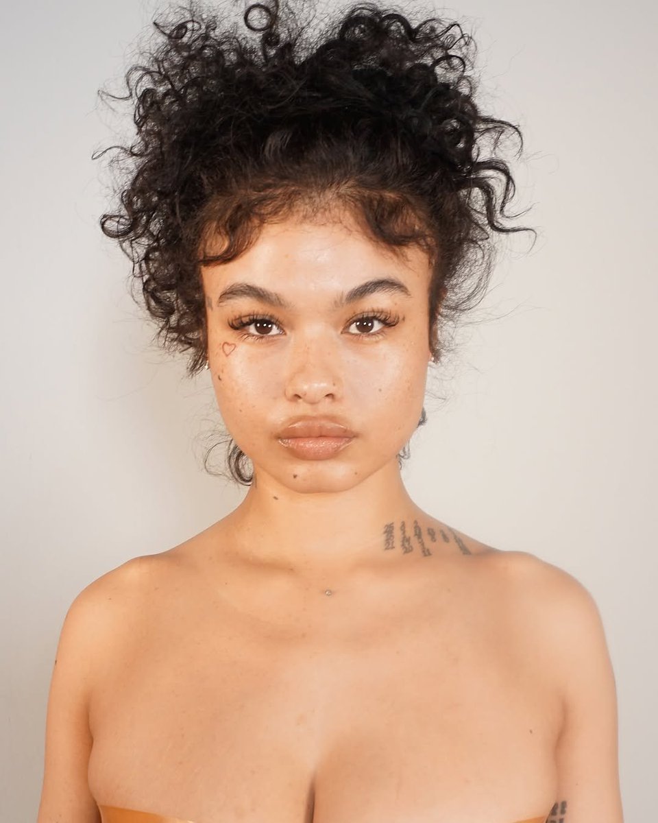 Babbies_s's tweet photo. India love is the cutest, iconically the greatest baddie. https://t.co/XCvSY9b4BO