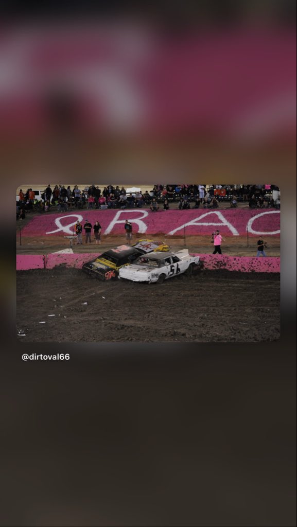 dirtoval66's tweet photo. 21 days until total destruction Team Demolition Derby RACIN FOR BOOBS! Dirt Oval 66 Route 66 Raceway@topfans #dirtoval66 #teamdemo #pink #boobs #breastcancer https://t.co/ME5w5sajwN