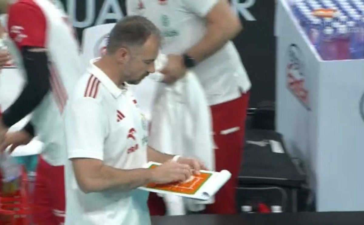 liillays's tweet photo. drogi pamiętniczku, 
synkowie jadą na mistrzostwa owinięci folią bąbelkową 
trzeba zrobić zapasy #gangłysego https://t.co/TNHx0xGSkZ