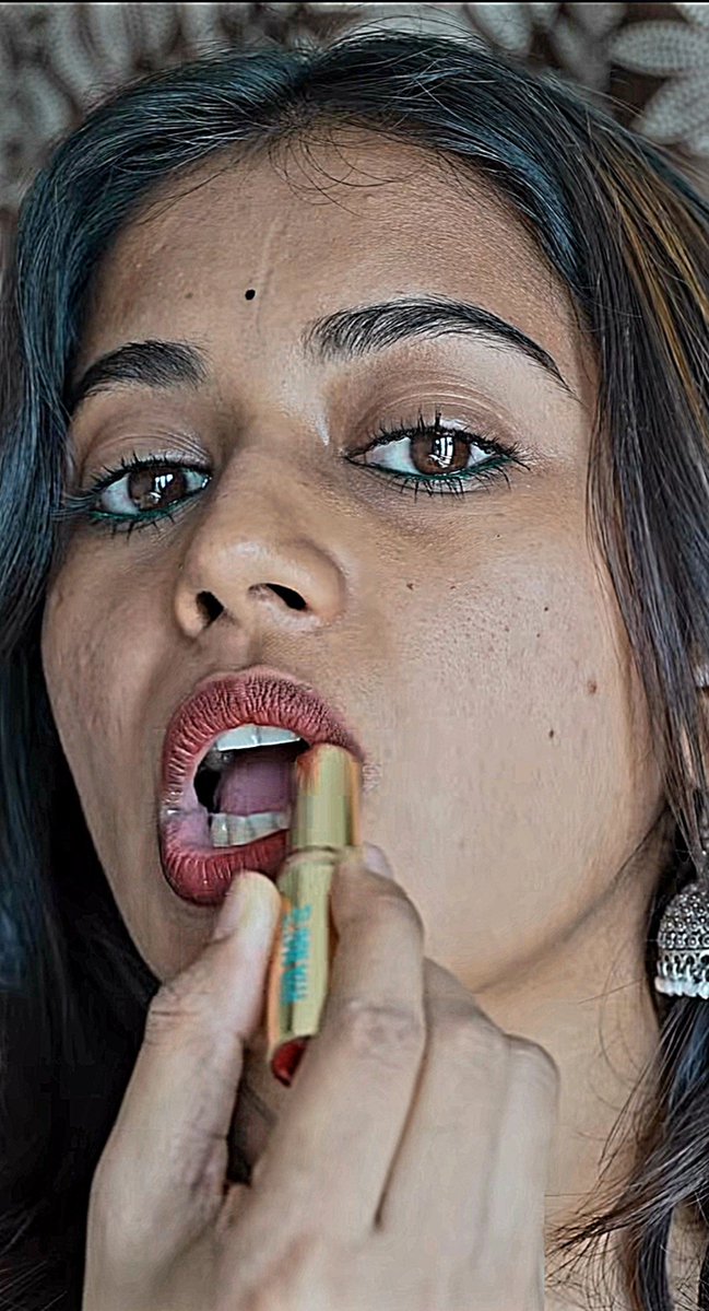 cambarasmiths's tweet photo. Comment your fantasies  
#buvana 
Wanna lick her face and drink her 🤤 https://t.co/mTqI1ojm6q