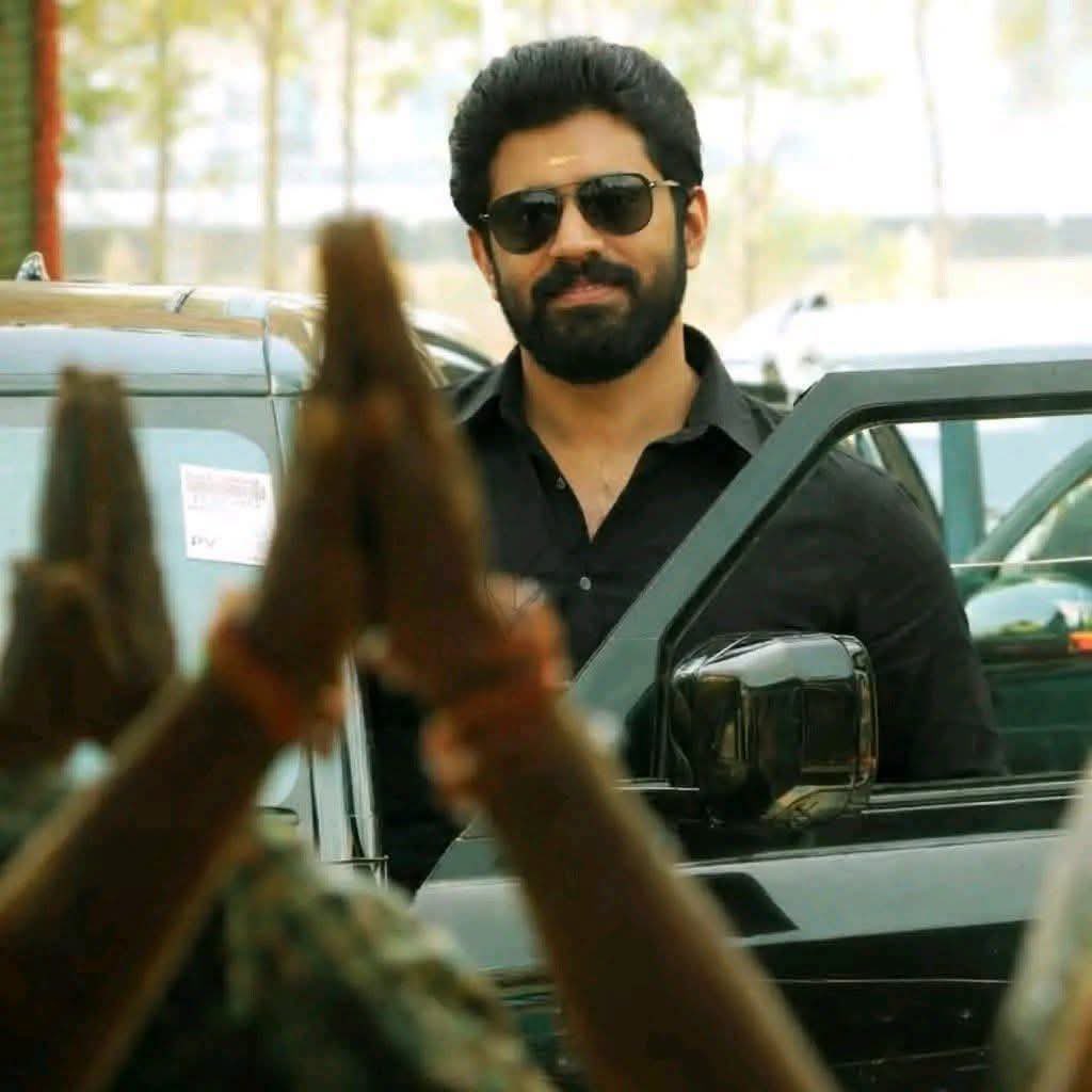 BOSouthIndian's tweet photo. #BKU Registered New History on Third Sunday  Advance Sales in Kerala BoxOffice With Massive ₹4.05 CR 🔥🔥🔥

Top Third Sunday Advance Sales;

1. #BethlehemKudumbaUnit - ₹4.05 Cr🔥
2. #Lokah - ₹2.55 Cr
3. #Thudarum - ₹2.27 Cr
4. #Vaazha2 - ₹1.90 Cr

Kola Thookkk 📈🔥🥁 https://t.co/DVBBvPRcoy