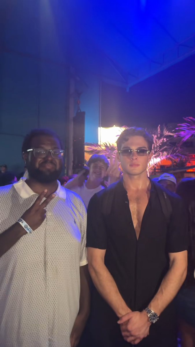 LooksmaxMe's tweet photo. Partied with @Clavicular0 last night. https://t.co/OFcdrYPjV4