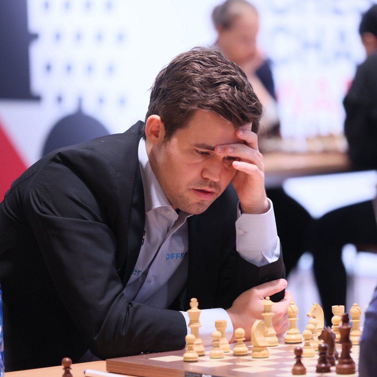 chess_feed's tweet photo. Players who crossed 2800 FIDE rating: A full list (Peak live rating mentioned)

Magnus Carlsen 🇳🇴 – 2889
Garry Kasparov 🇷🇺 – 2856
Fabiano Caruana 🇮🇹 – 2851
Levon Aronian 🇦🇲 – 2835
Veselin Topalov 🇧🇬 – 2826
Shakhriyar Mamedyarov 🇦🇿 – 2826
Wesley So 🇺🇸 – 2824
Viswanathan Anand 🇮🇳 – 2820
Maxime Vachier-Lagrave 🇫🇷 – 2819
Hikaru Nakamura 🇺🇸 – 2819
Vladimir Kramnik 🇷🇺 – 2817
Ding Liren 🇨🇳 – 2816
Alexander Grischuk 🇷🇺 – 2813
Arjun Erigaisi 🇮🇳 – 2809
Alireza Firouzja 🇫🇷 – 2804
Anish Giri 🇳🇱 – 2802
