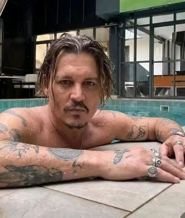 FanJohnnydepp9's tweet photo. Can someone say 1 nice thing about Mr Johnny Depp maybe he's watching 🧐 https://t.co/Tjd0d1W23H