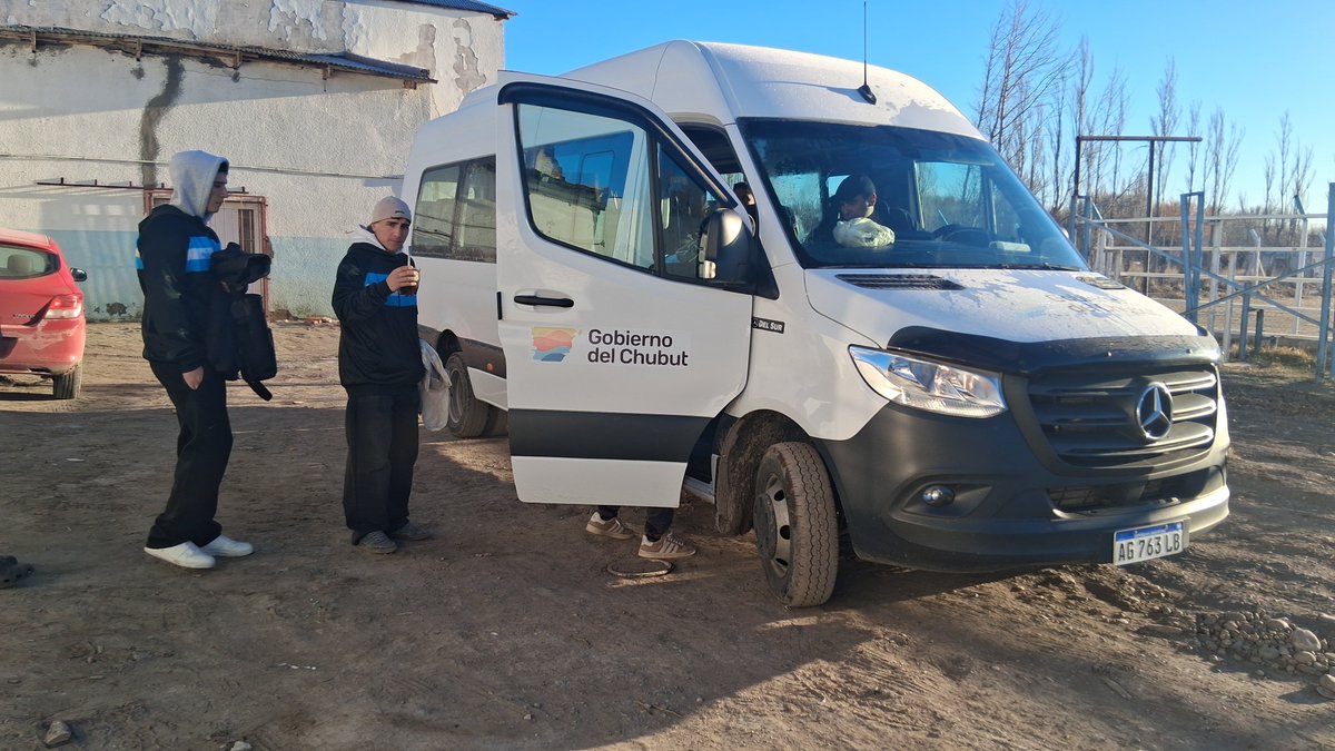ElenaMo40284501's tweet photo. #RioMayo⭐⭐⭐ #Chubut
#AFA #CFFA #TRFA 2026
#ClubRioMayo
#TrafficMunicipal
⚽La traffic Municipal traslada a la 1ra DivMasc. ClubRioMayo, para participar de la 2da fecha del Federal en Rio Gallegos ante Boxing mañana
Chof: E. Torres @ascensointerior @tapiachiqui @TovigginoPablo https://t.co/Nrz8hyXezf