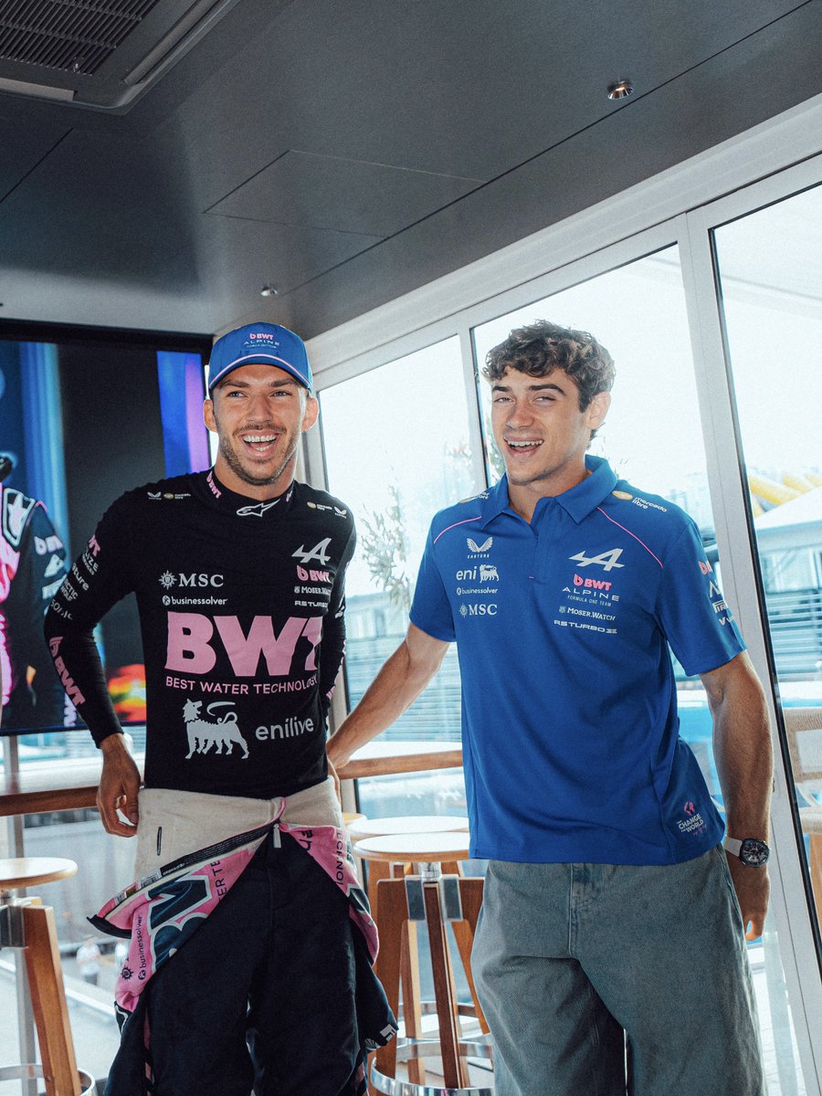 AlpineF1Team's tweet photo. Our happy boys 😁 https://t.co/uACc9EuR8G