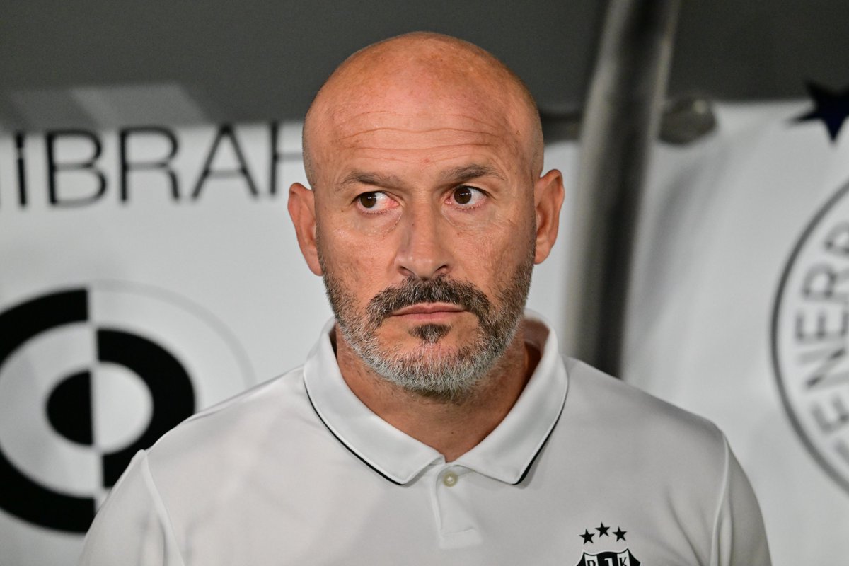 OptaCan's tweet photo. 9.5 - Süper Lig'in ilk dört haftasında ikinci ve üçüncü bölgede savunma aksiyonu başına rakibine en az pas yaptıran takım @Besiktas (9.5 PPDA). Müfredat. https://t.co/LStIgwTCeD