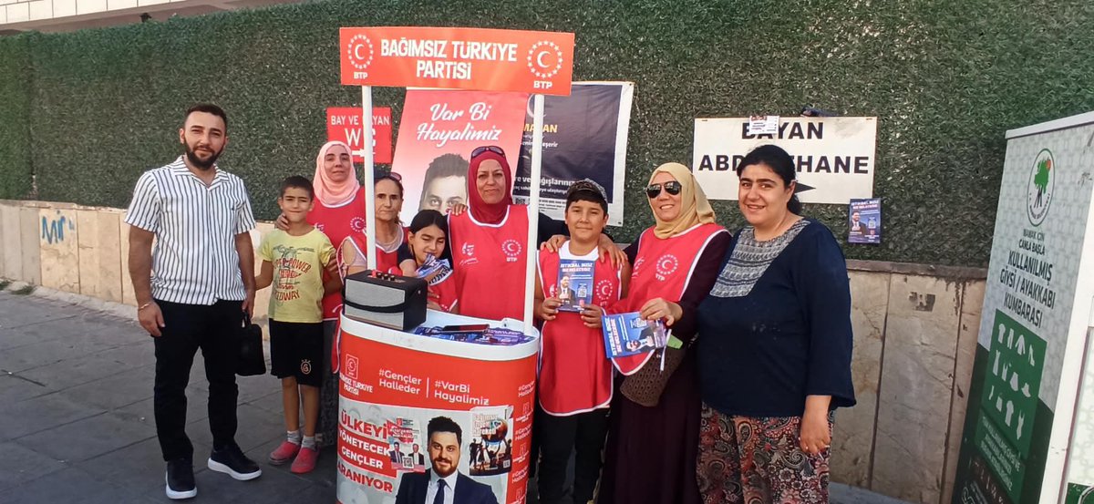 btpankarakadin's tweet photo. Mamak Kadın Kollarımız sahada, vatandaşlarımızla yan yana! 🇹🇷

Gerçekleştirdiğimiz saha çalışmasında vatandaşlarımızla bir araya geldik.

Gösterdikleri yoğun ilgi ve samimi yaklaşımları için tüm hemşehrilerimize teşekkür ediyoruz. https://t.co/7cJh3lHOrk