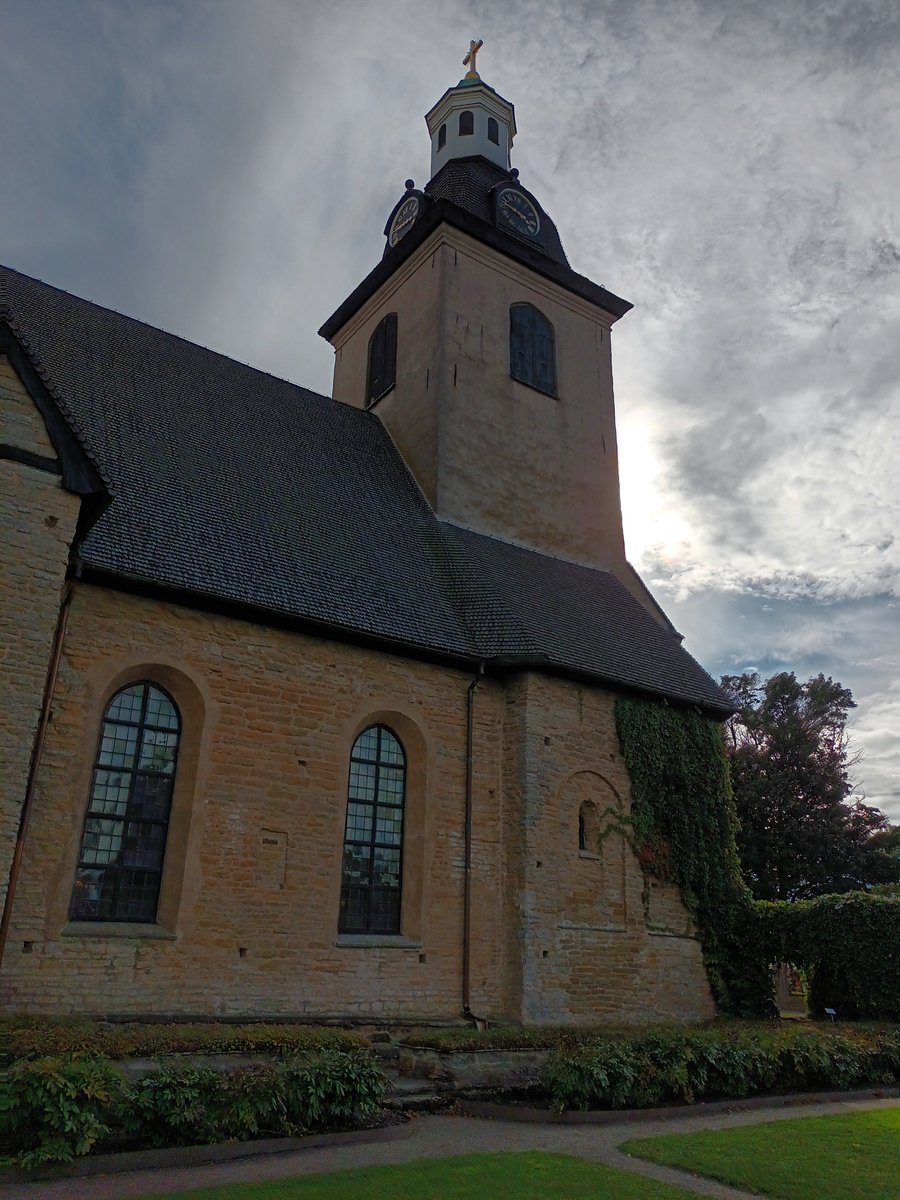 kristallnaach's tweet photo. Die liebe Nonne haben wir nicht
mehr gefunden..#Kloster #Vreta
#Kyrka🦌#Schweden 🇸🇪 #Sverige
😎#Stuga🌳im #Wald 🌊 am #See😝
#ÖrebroLän26😁🫎 #Elchenländle26
😍#Schweden26🦌#Elchenländle 🇸🇪 https://t.co/K9QD7MI31m