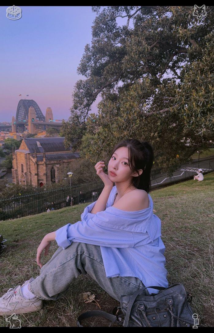OsahDaniel5's tweet photo. 📓A spoon for dinner tucked away in the bag. “Do you recall the vow we made?” Jude murmured gently, causing Elara to blink awake and meet his gaze. “We swore that come what may, we would stand by one another, never abandoning the other, no matter the circumstances.” https://t.co/hChkw3vLeJ