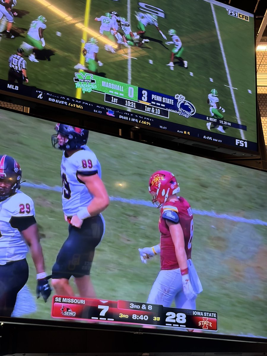 mammothclone's tweet photo. Conflicting feelings right now…..🏈🌪️🏈 https://t.co/ipzwmgHxrI