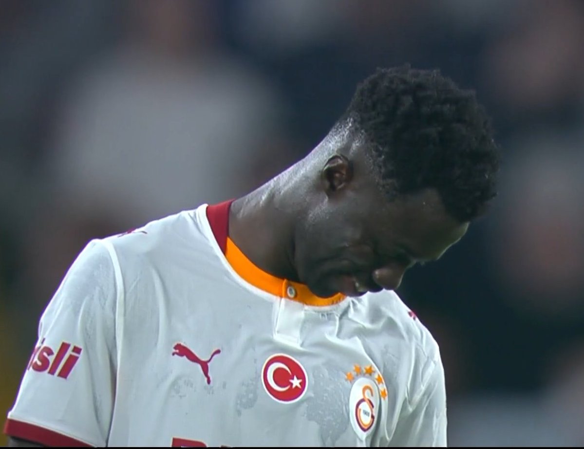 natebadfellas's tweet photo. yabancı var geldikten sonra fenerin lige 4. haftadan havlu atması https://t.co/lBLkwgsZJV