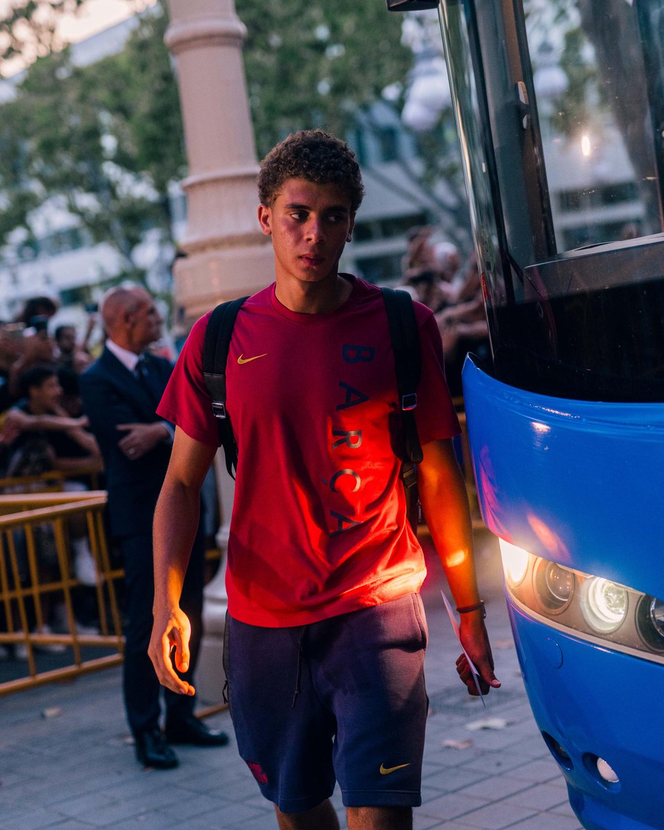 FCBarcelona_es's tweet photo. A por otro partido, Hamza 🇪🇬 https://t.co/rL2cGOyvpj