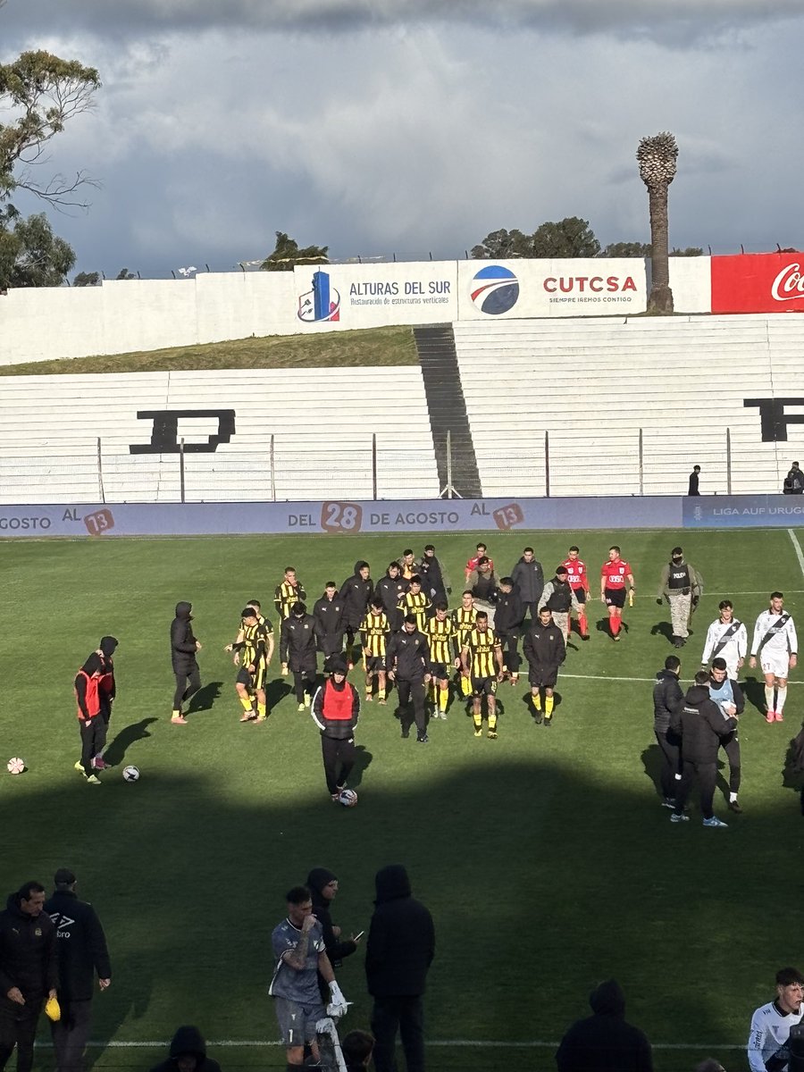 padreydecanocom's tweet photo. ¡GANÓ EL DECANO!

Peñarol 4️⃣ - 0️⃣ Danubio

⚽️ Matías Arezo (x2) y Leandro Umpierrez (x2).

¿Qué te pareció el partido del Carbonero? https://t.co/8Nf7NFhxBw