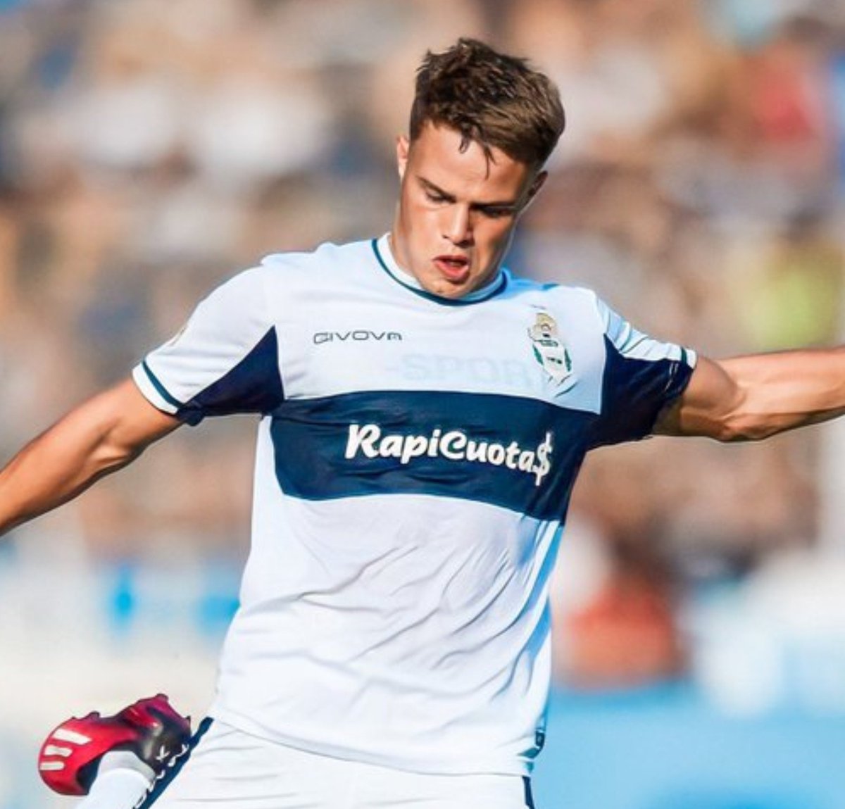 AgusZabaleta95's tweet photo. 📌 Podio de #GELP🇫🇮 🆚 Tigre

🥇 Ignacio Miramón: Para mi el mejor en Gimnasia hoy, muy importante en la mitad de la cancha, estando en todos lados y clave en las recuperaciones y quites.

🥈 Ignacio Fernández: Otro gran partido del capitán del Lobo, siempre importante en la elaboración del juego. Asistió en el primer gol pero no pudo marcar el 1-0 con el penal errado.

🥉 Agustín Auzmendi: Otro buen partido del delantero tripero, solidario para salir del área y buscar asociarse. Se hizo cargo de un penal importante luego del errado por Nacho y ejecutó de buena manera.

💬 ¿Coinciden?