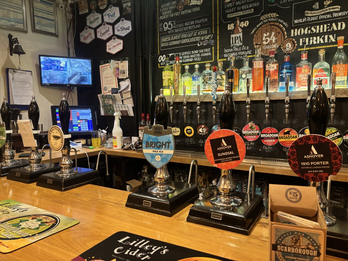 BikesnAle's tweet photo. Stumble Inn, Scarborough micro with music. A few people in on a Sat night. Good pint of Ashover 1910 Porter https://t.co/qz8ZzuRng8