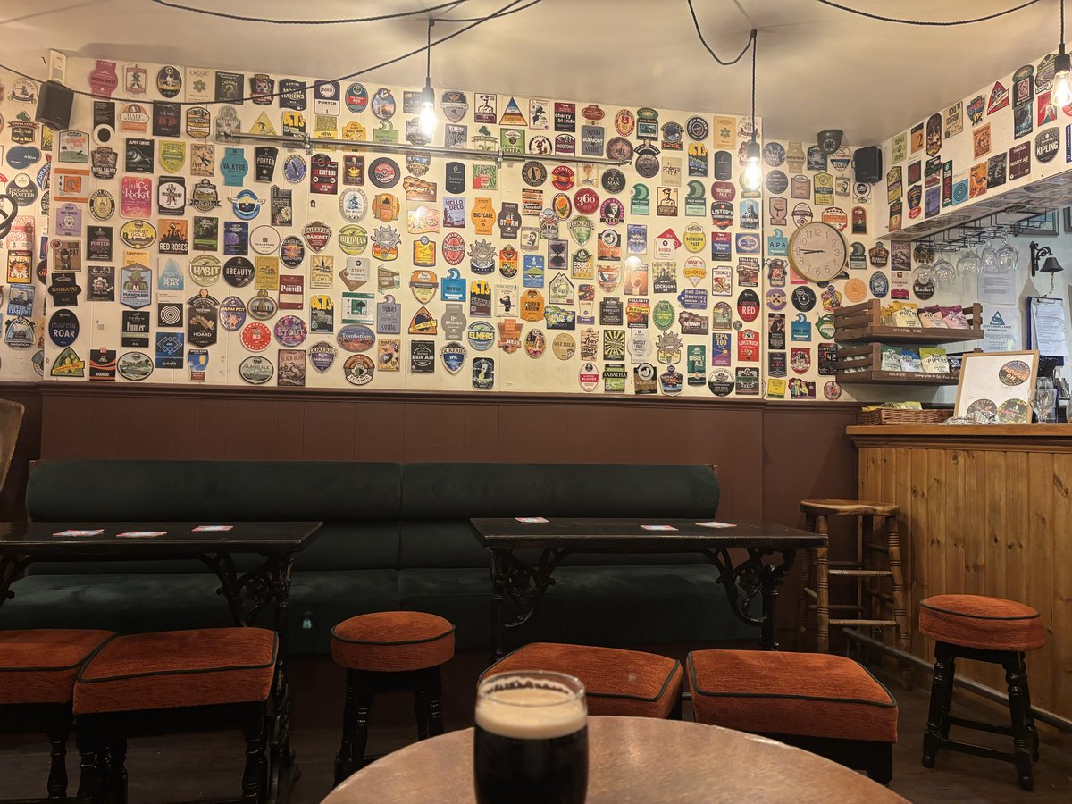 BikesnAle's tweet photo. Stumble Inn, Scarborough micro with music. A few people in on a Sat night. Good pint of Ashover 1910 Porter https://t.co/qz8ZzuRng8