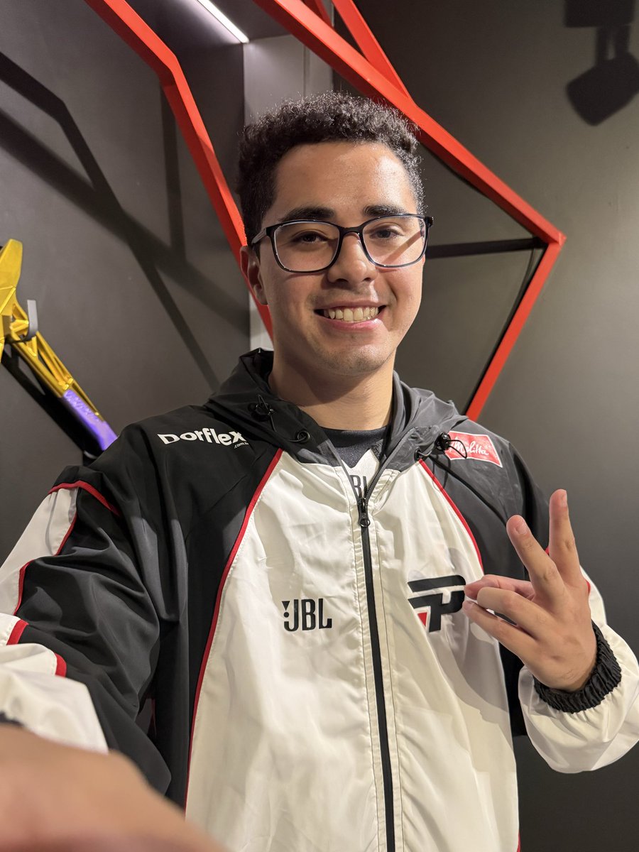 ceoslol01's tweet photo. 3-1 x Keyd, todo mundo jogou mt bem, ansioso pras proximas semanas, obrigado pela torcida de todos ❤️

Novo corta-vento deu sorte , quem quiser adquirir vai estar disponível na próxima quarta 09/09 https://t.co/0jy8U7Lc4f
