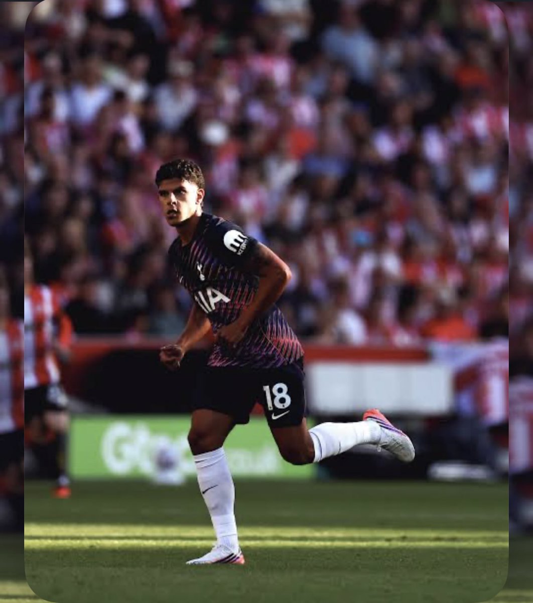 Fttb0l's tweet photo. 7/24 Transfers 🚨

⚪️🇵🇹 De Zerbi on Mateus Fernandes starting on the bench today: “This stadium is English football and Gallagher knows these kinds of games better.” “Mateus will definitely be one of the best players I've had at Tottenham,” he says. https://t.co/0rTZbiveqd