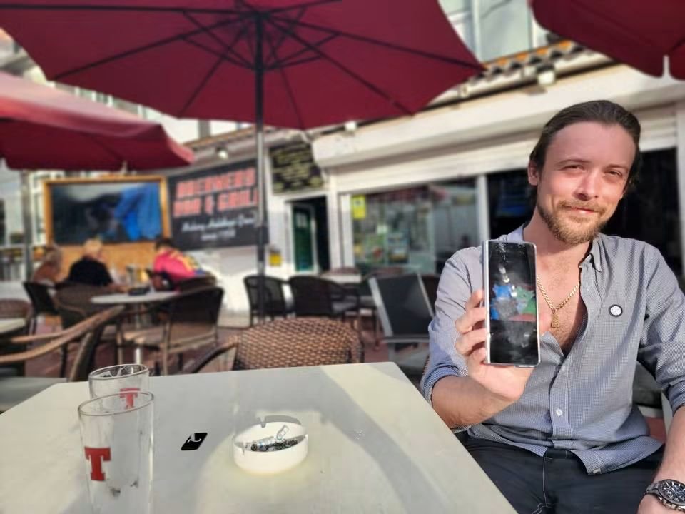 DontrelDolphin's tweet photo. living the dream https://t.co/R2XxL5B49r