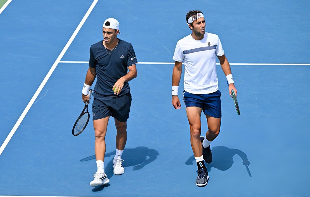albicelesteilu's tweet photo. 🇦🇷 CERÚNDOLO vs. BLOCKX 🇧🇪
🇦🇷 ETCHEVERRY vs. MICHELSEN 🇺🇲

👀 Octavos de final del US Open. https://t.co/lk1kxjR0cJ