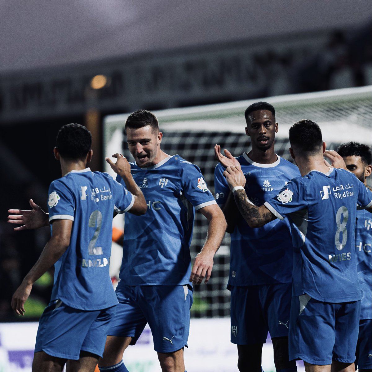 hilalstuff's tweet photo. ردّ الصدارة ردّها ما فيه غيرك قدّها ..
و إن كان ماهي بالرضا؟ قم تلّها من يدّها!

صدارة لغيرك حرااااام و ما تليق بمحلّها 🧏🏻‍♂️ https://t.co/JZHusZwVc8